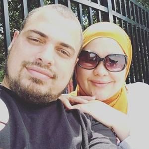 Meet your Posher, Yonilda